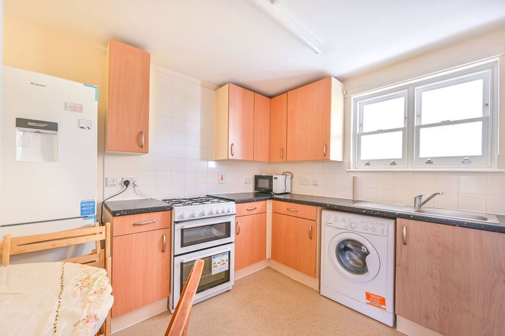 Property photo 2 of 8