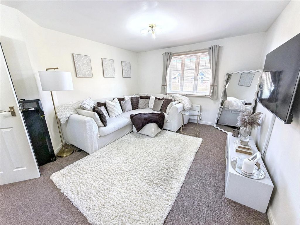 Property photo 2 of 7 Lounge