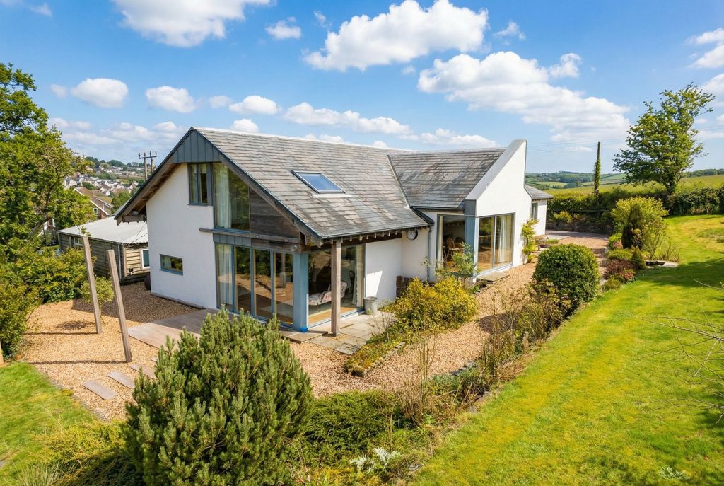 Property photo 1 of 50