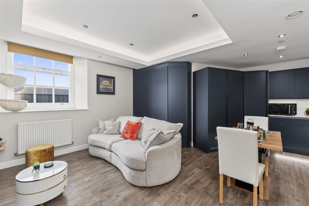 Property photo 2 of 20 Open Plan Living