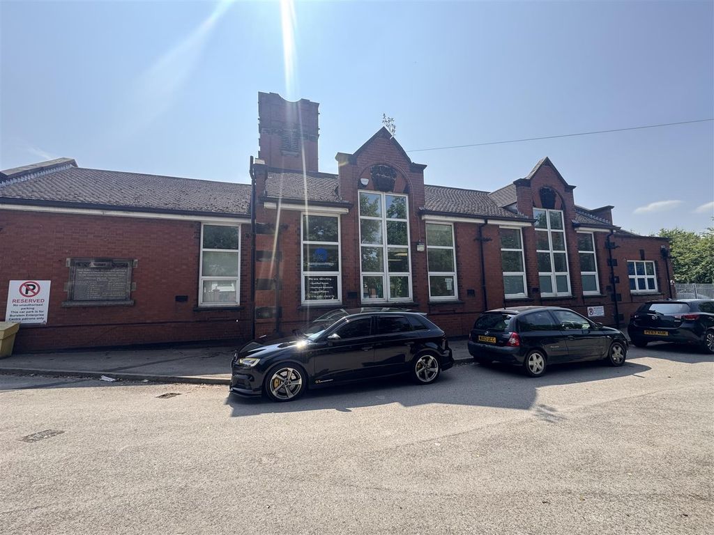 Property photo 1 of 2