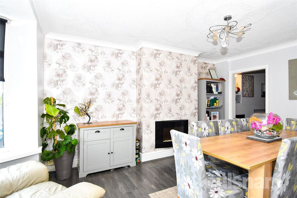 Property photo 2 of 19 Picture No. 17