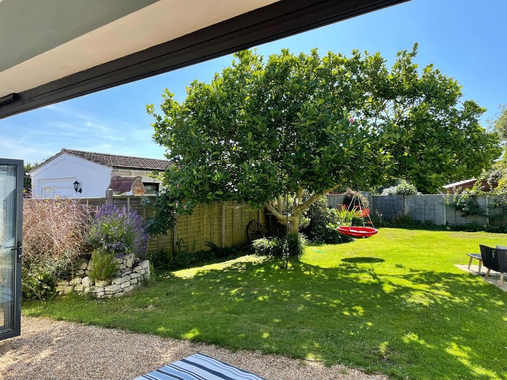 Property photo 3 of 17 Picture No. 23