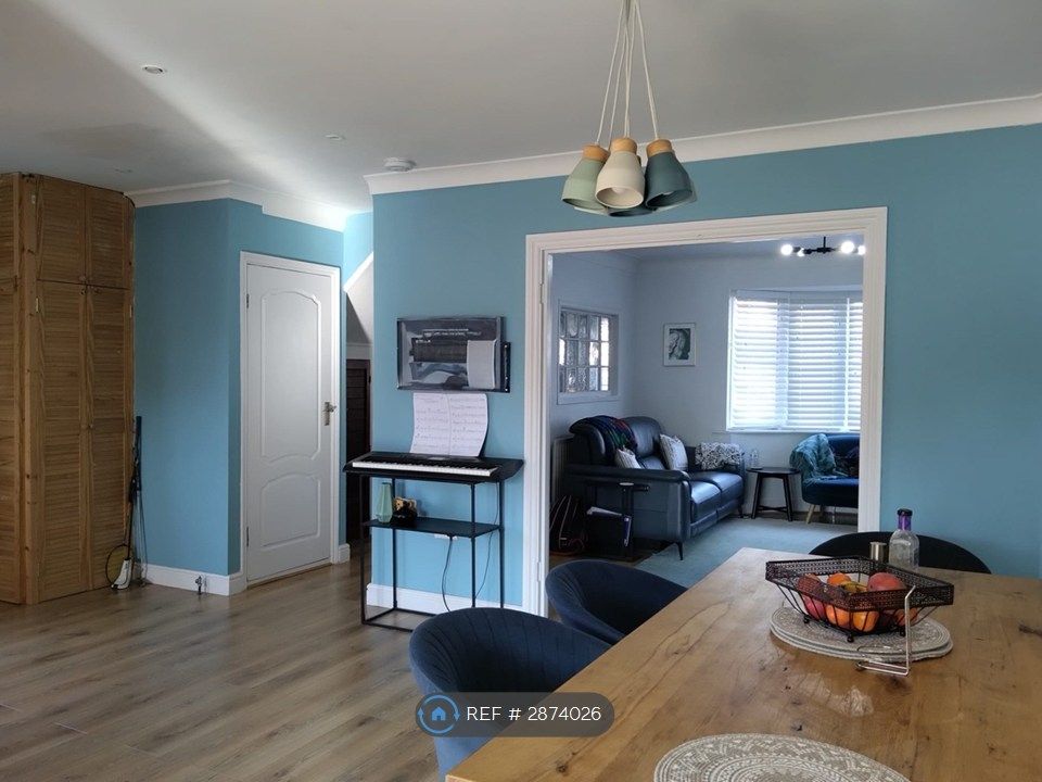 Property photo 2 of 23