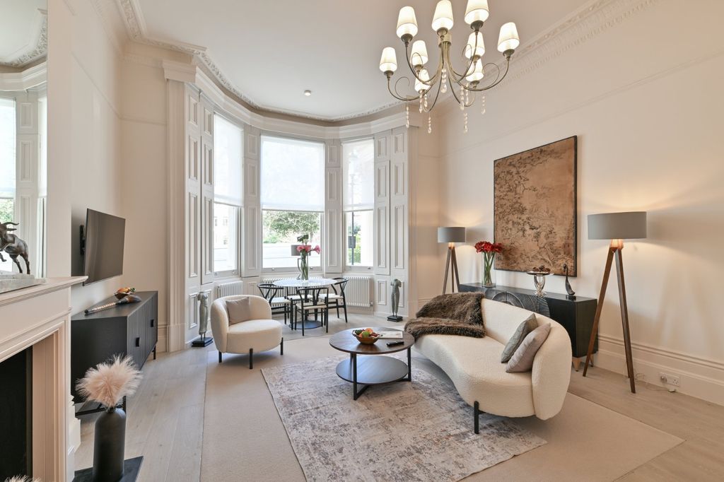 Property photo 1 of 20 Reception