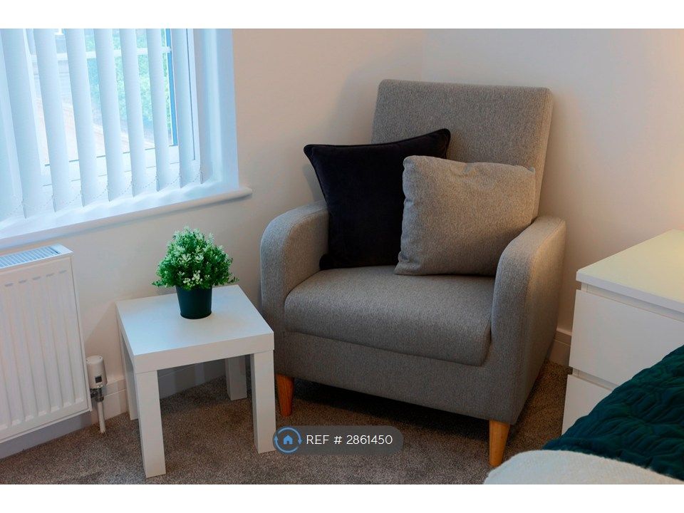 Property photo 1 of 10 Bedroom