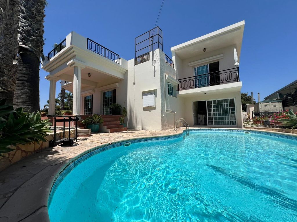 Property photo 1 of 19
