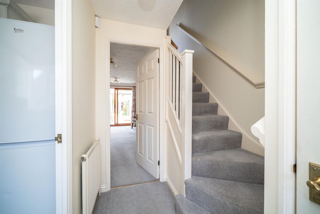 Property photo 2 of 12 Hallway