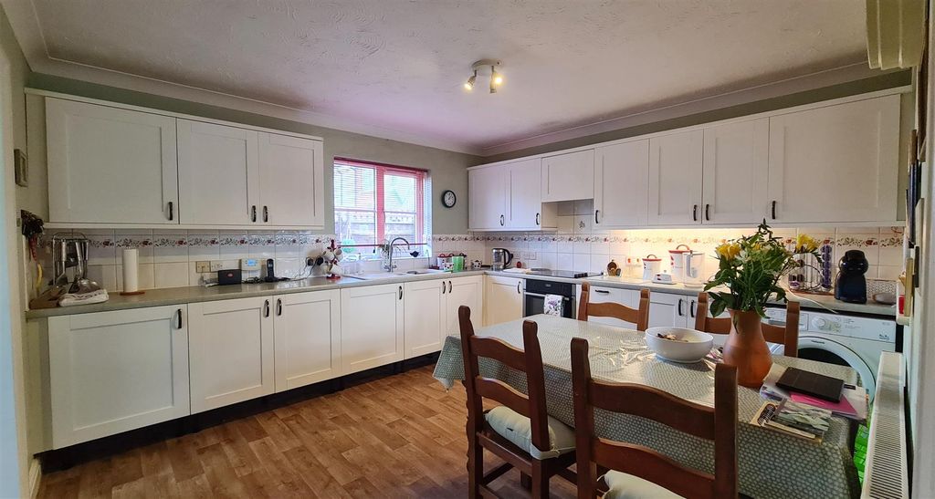 Property photo 2 of 19 Kitchen / Diner