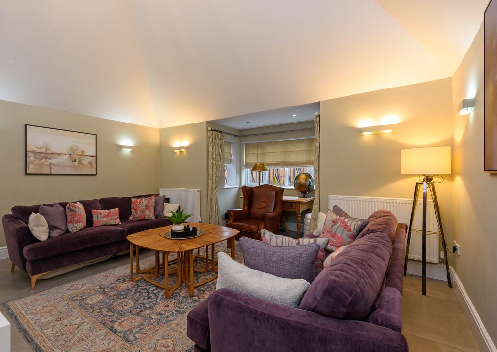 Property photo 3 of 26 Sitting Room