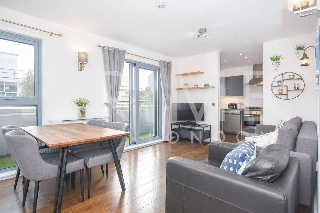 Property photo 2 of 10 Fp13.Jpg