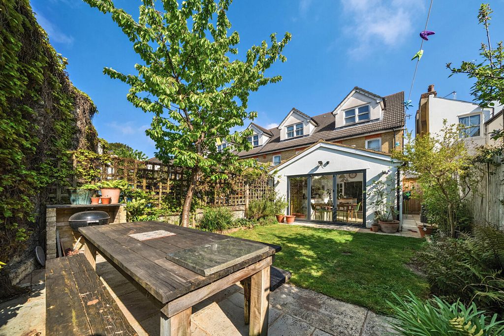 Property photo 2 of 17 1441486-16-69E9F5...