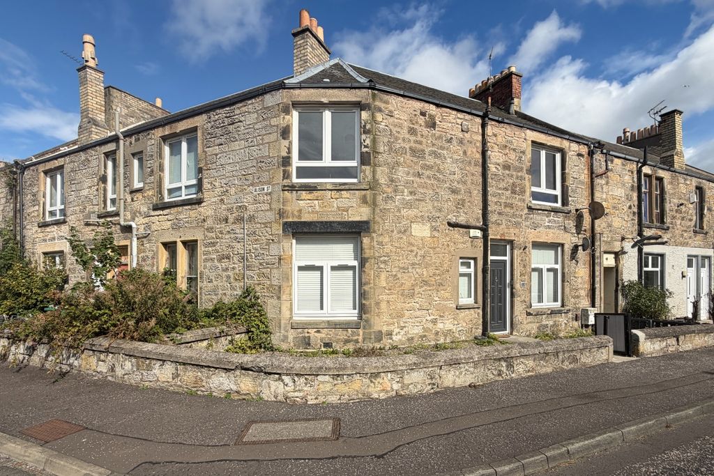 Property photo 1 of 12
