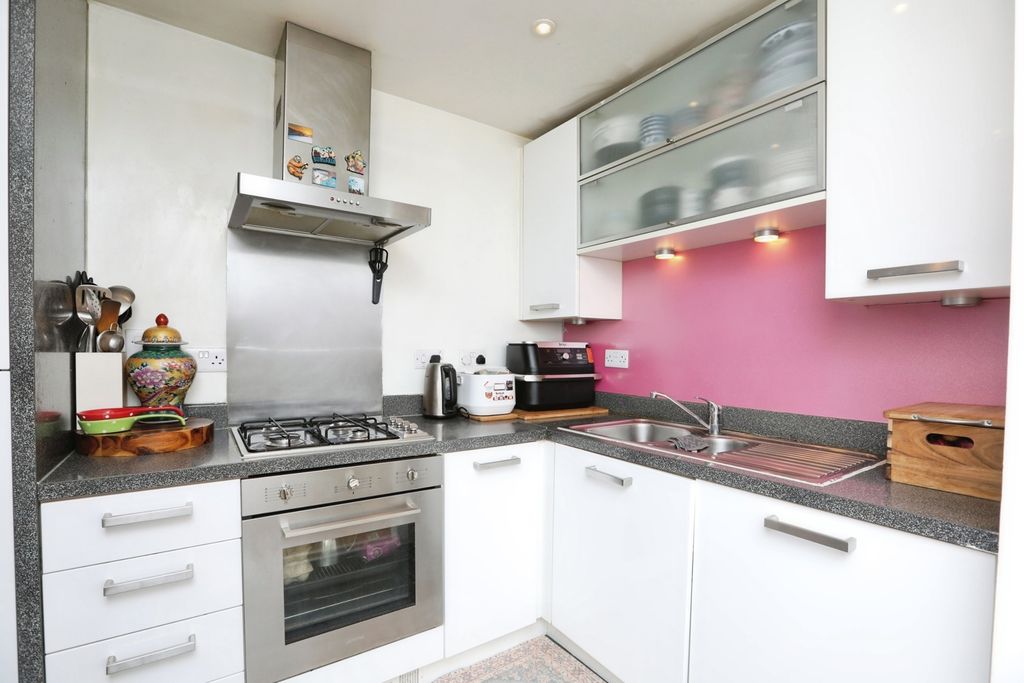 Property photo 2 of 12 Kitchen