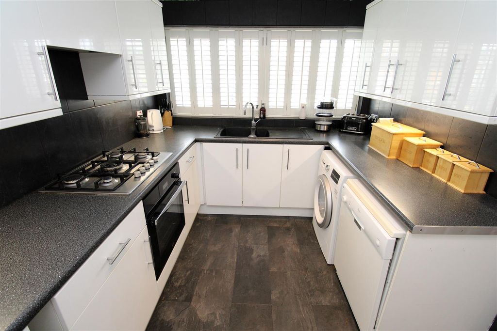 Property photo 3 of 28 Kitchen.Jpg