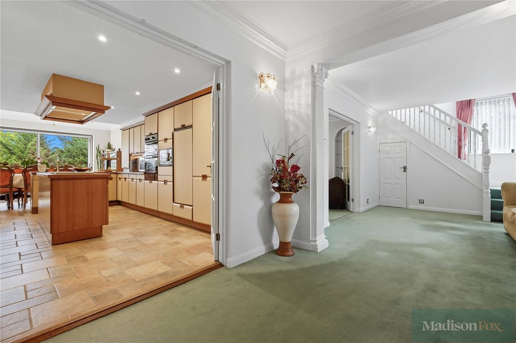 Property photo 2 of 36 Picture No. 10