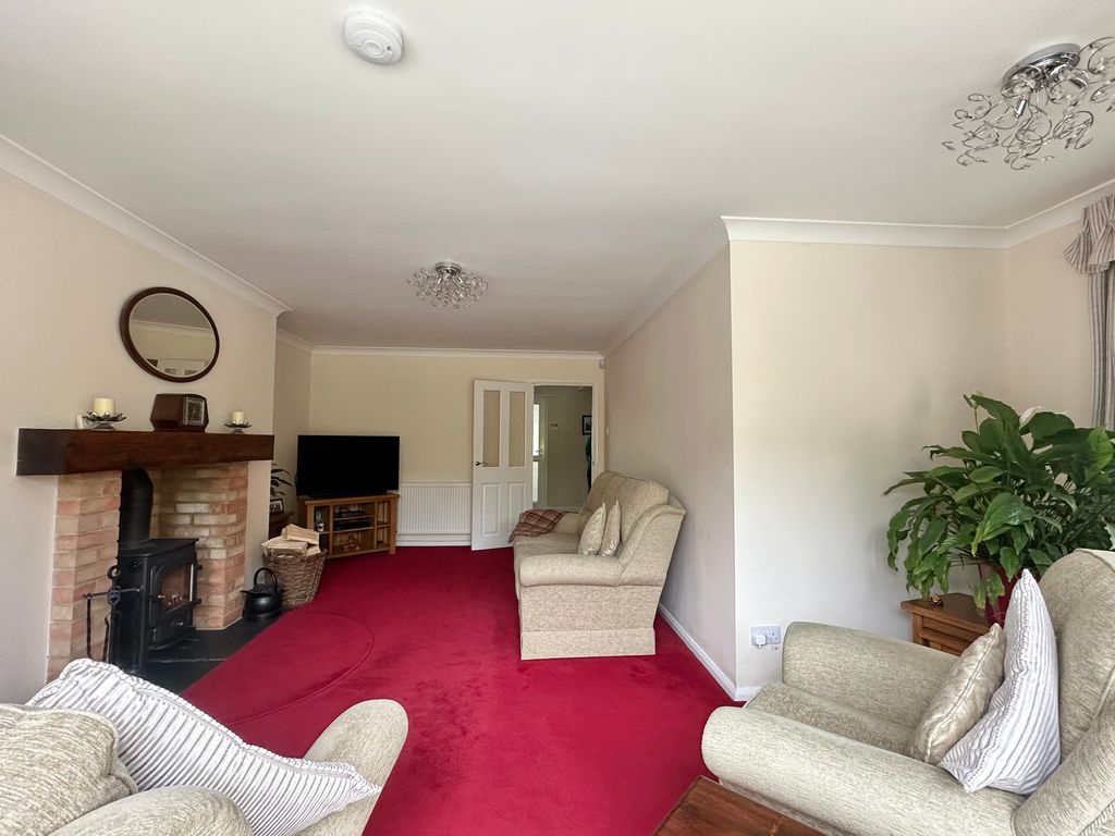 Property photo 2 of 25