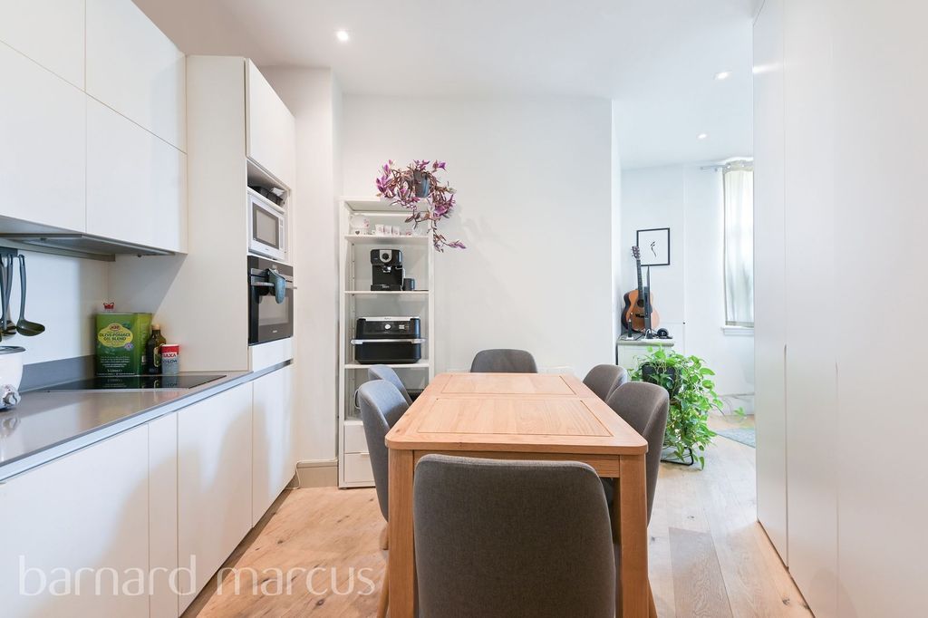 Property photo 3 of 8 Image