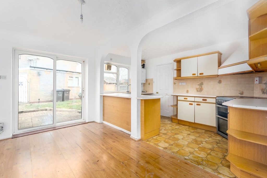 Property photo 3 of 16