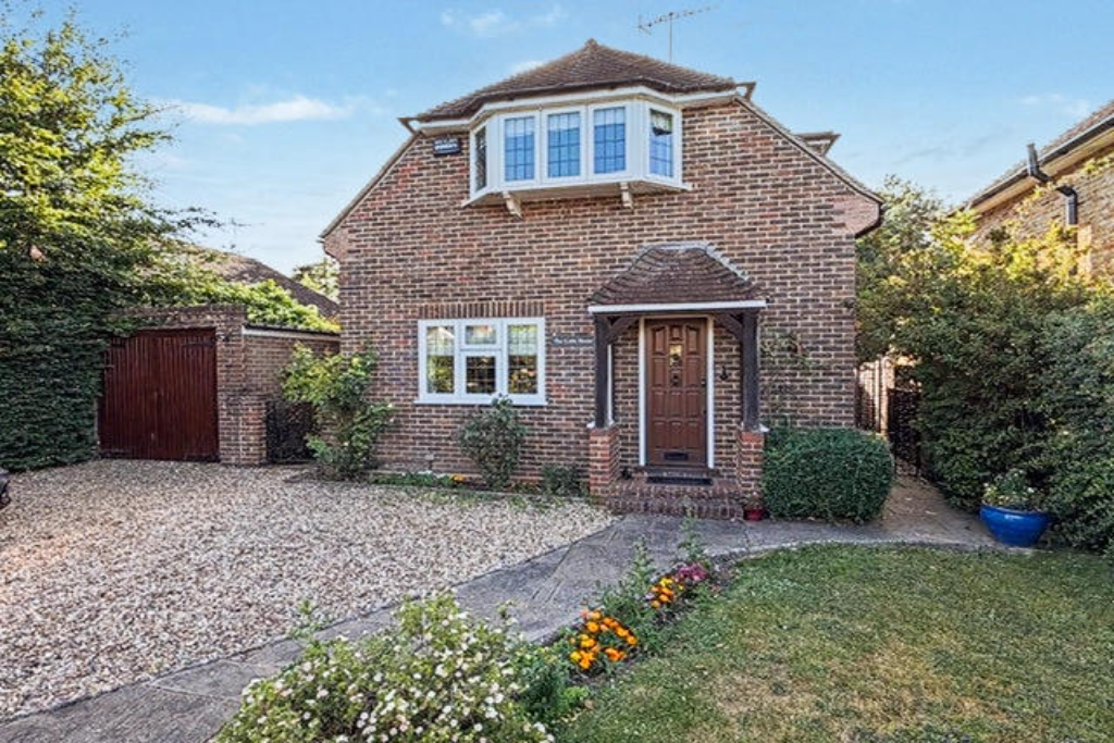 Property photo 1 of 15 Front 1 (Portal Size) (1)