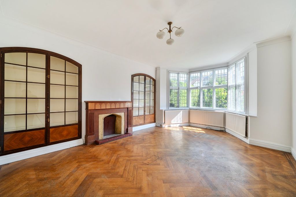 Property photo 2 of 19 Front Reception Room