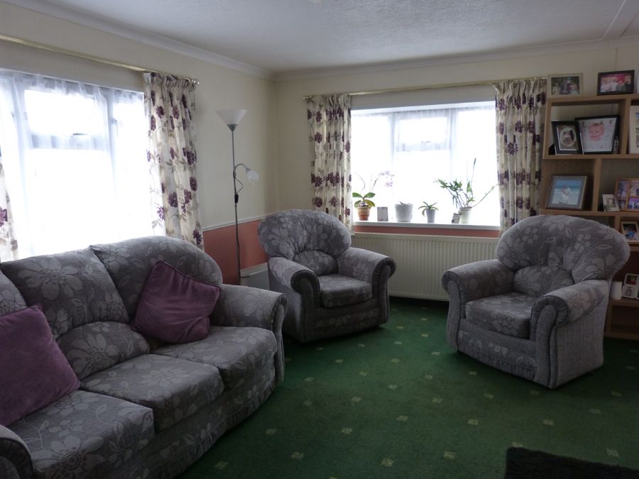 Property photo 2 of 19 Lounge