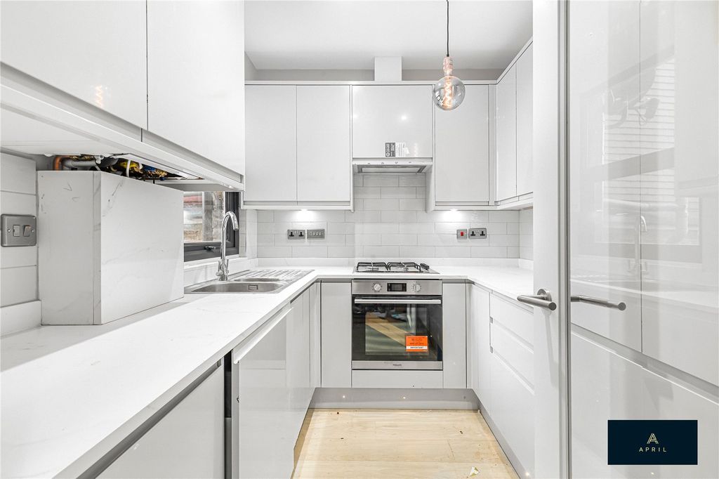 Property photo 2 of 19 Picture No. 04