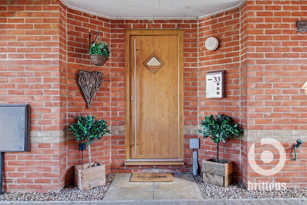 Property photo 1 of 16 Property Entrance