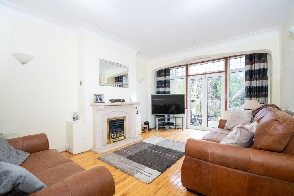 Property photo 2 of 14 4155652