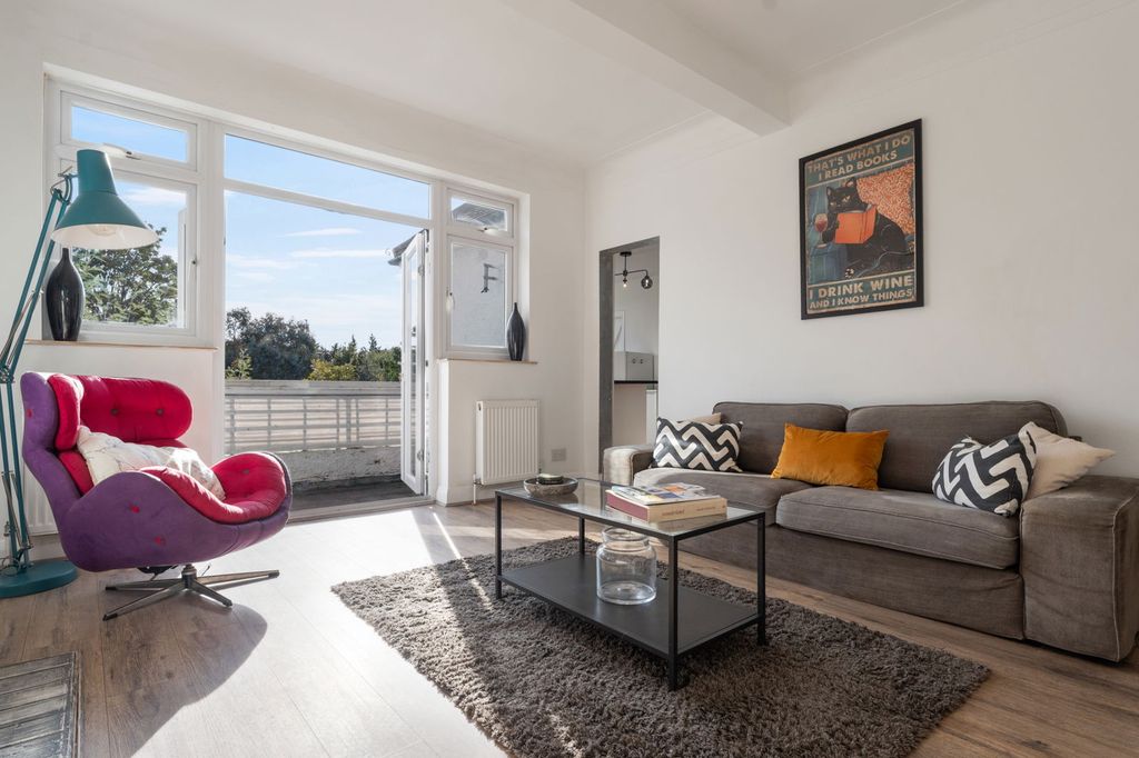 Property photo 3 of 22