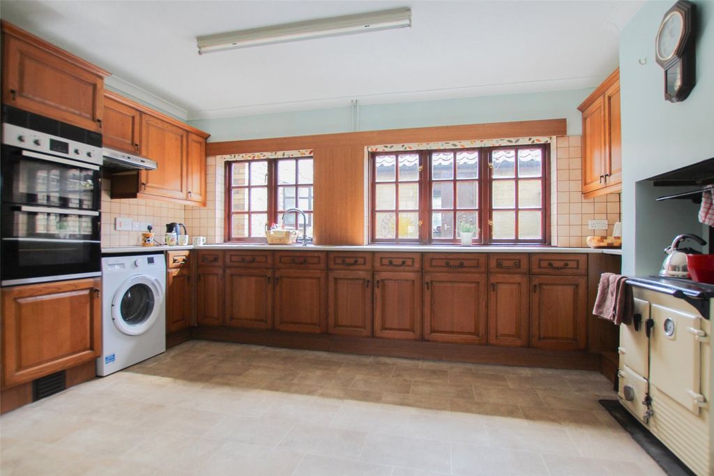 Property photo 3 of 24 Picture No. 53