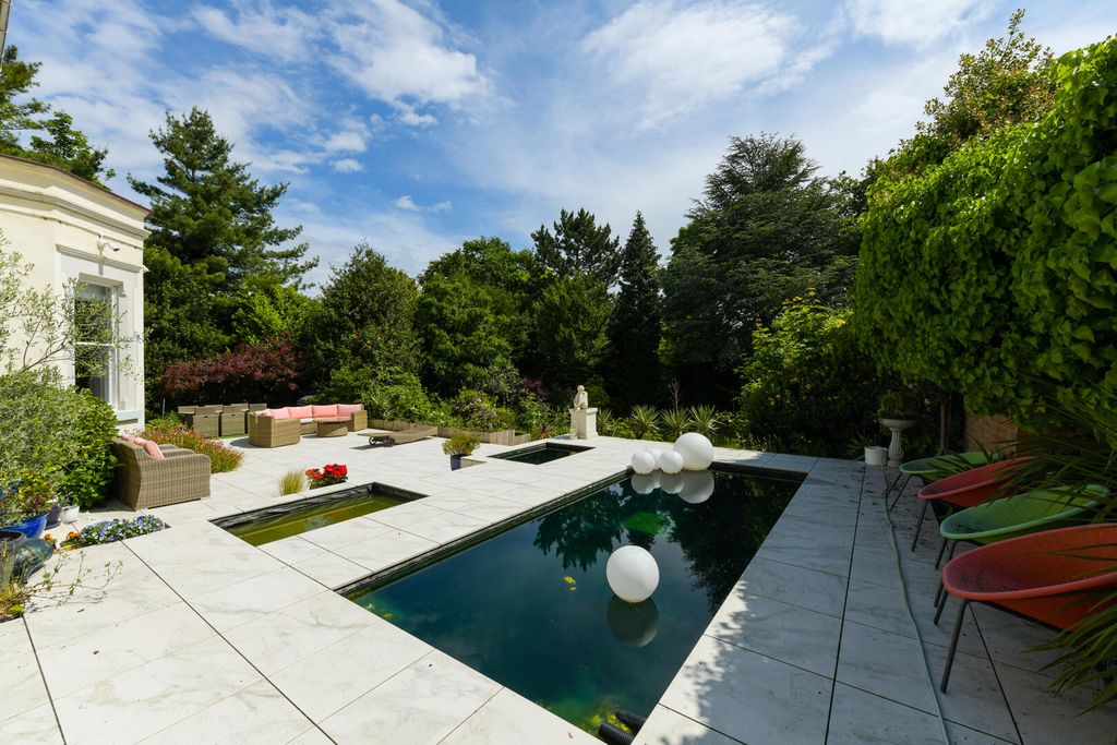 Property photo 3 of 42 Swimming Pool