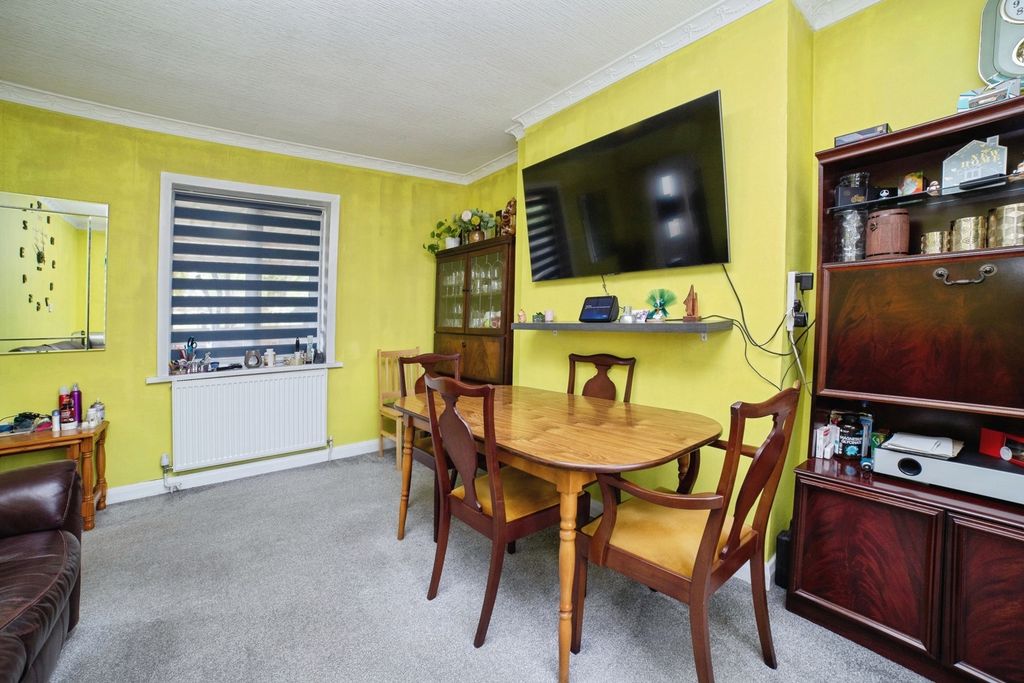 Property photo 3 of 17 Pbox-Img.Jpg