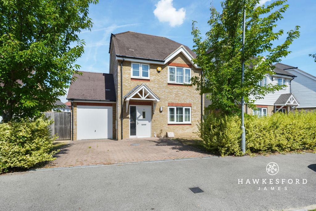 Property photo 1 of 19 Eveas Drive, Sittingbourne - Front