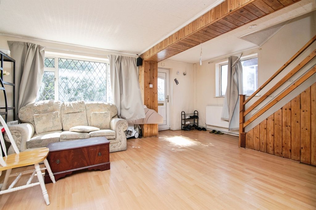 Property photo 2 of 12