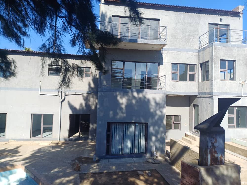 Property photo 1 of 32