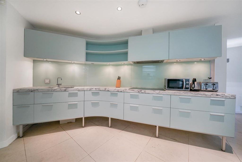Property photo 2 of 17 Flat Lg02, 32 Cock Lane - Ikqimv37Ym89Ewndfcf5.Jpg