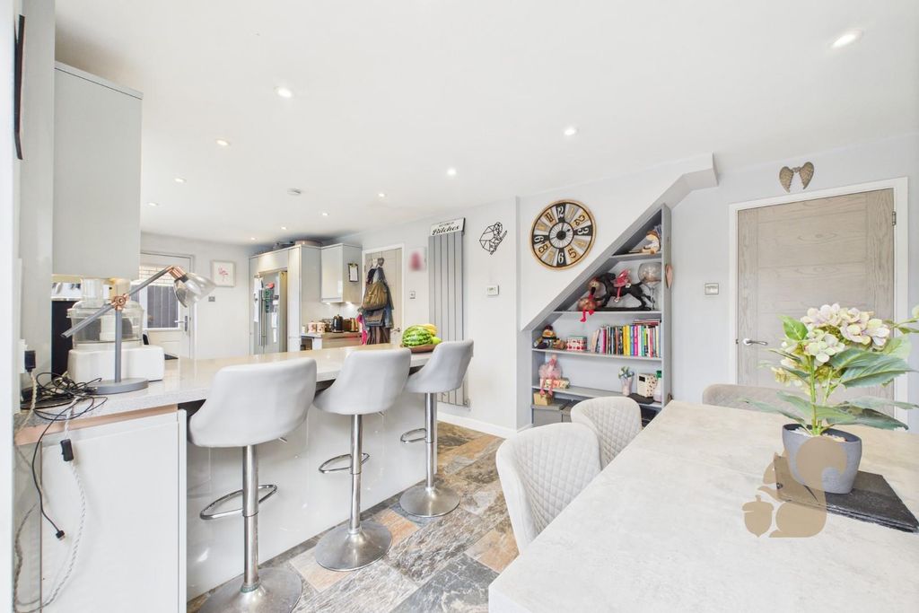 Property photo 2 of 19 Cam01659G0-Pr0547-Still007.Jpg