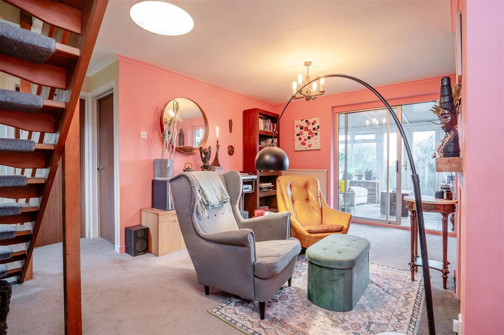 Property photo 3 of 49