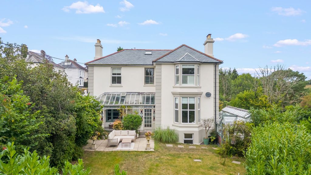 Property photo 1 of 38