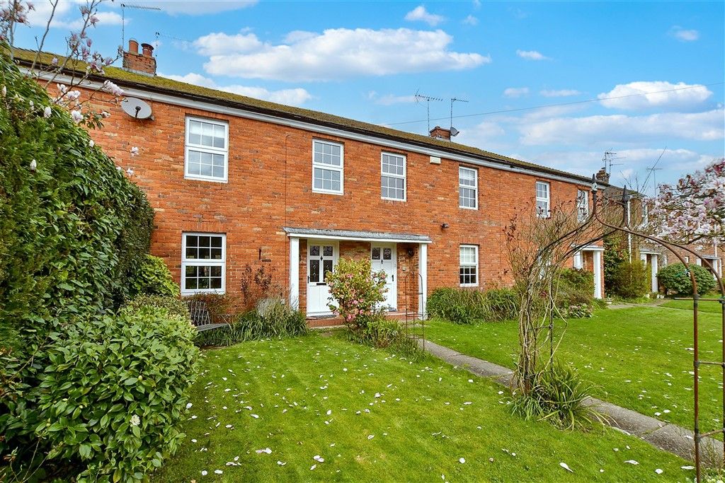 Property photo 3 of 14 Front Garden