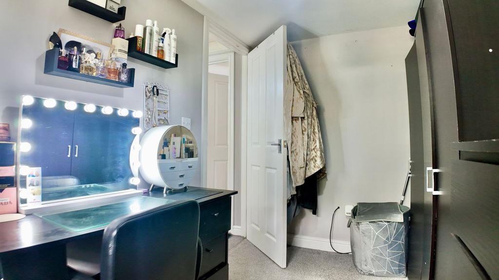 Additional image 16 of 2 bed property for saleWesley Place, Beaufort NP23