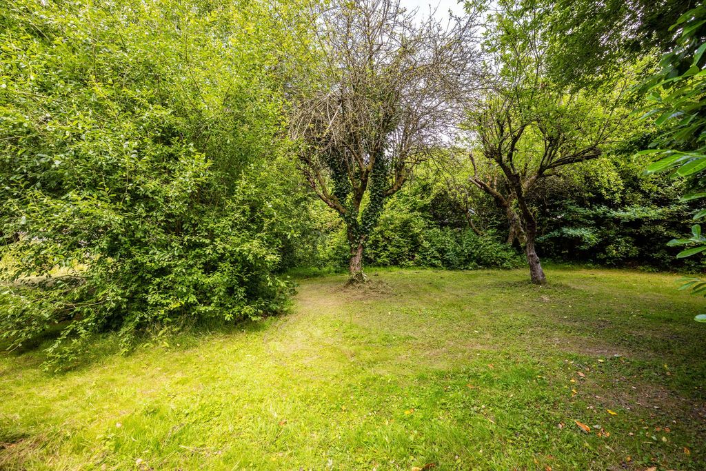 Additional image 18 of 4 bed detached house for saleGodstone Road, Lingfield RH7