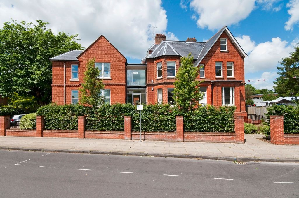 Property photo 1 of 5