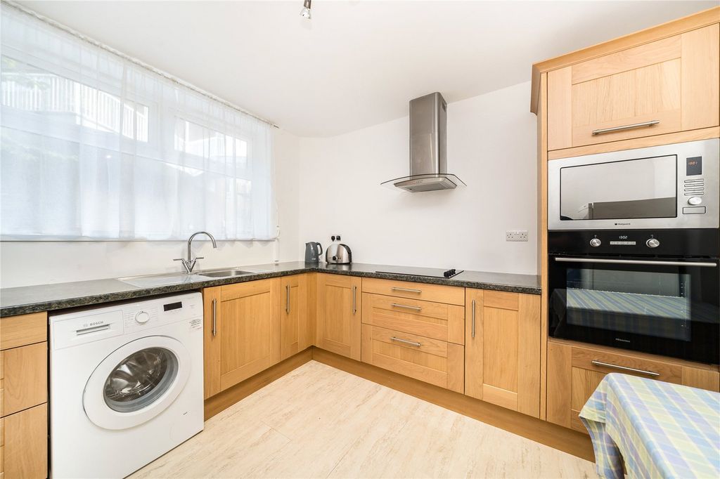 Property photo 2 of 10 Kitchen