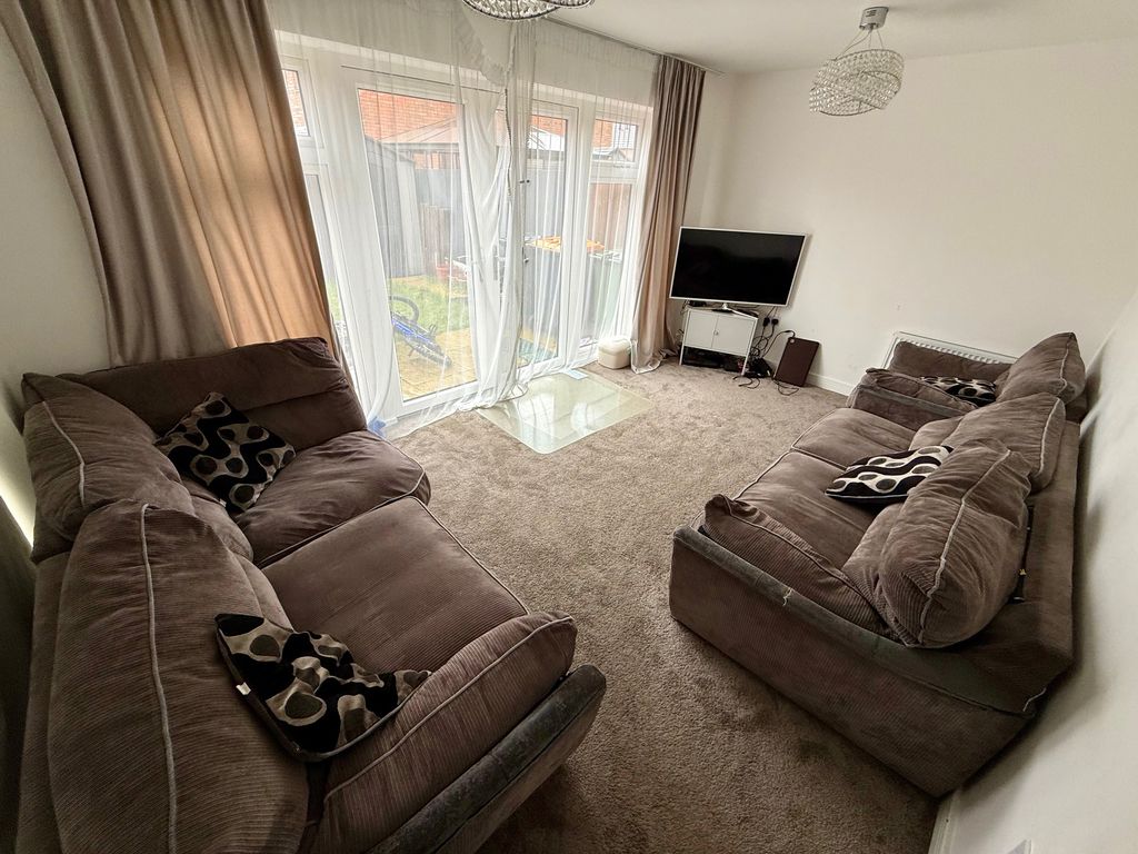 Property photo 2 of 18 Image