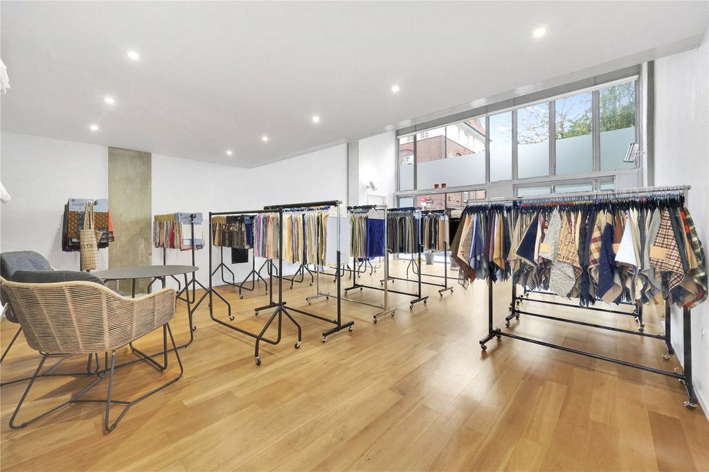 Property photo 2 of 25 Picture No. 27