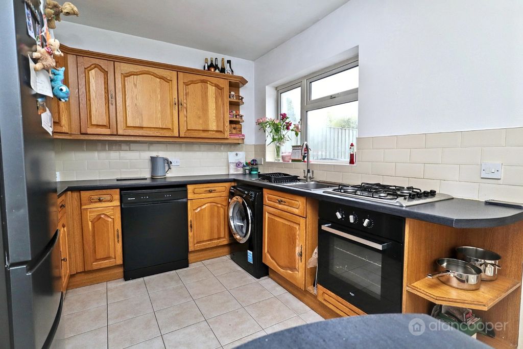 Property photo 2 of 16 5066454