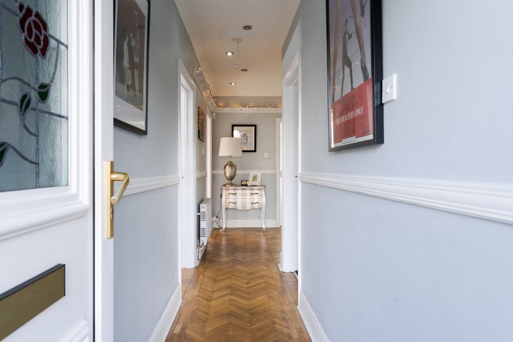 Property photo 3 of 18