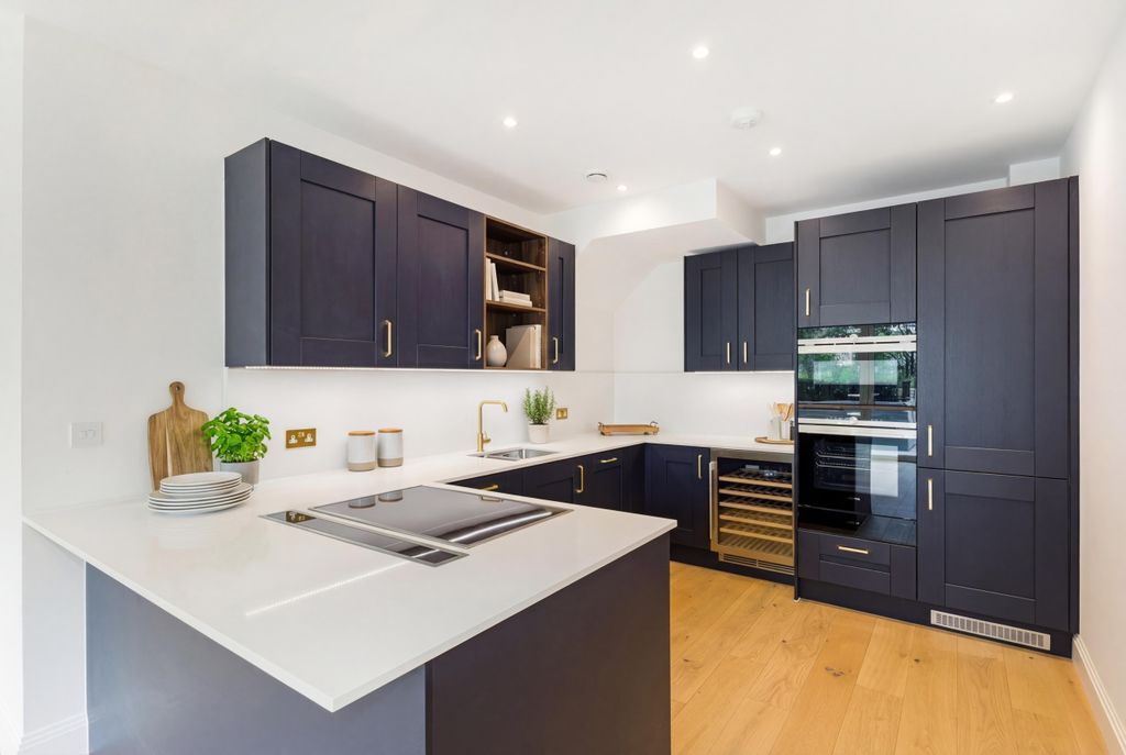 Property photo 2 of 10 Kitchen O3.Jpg